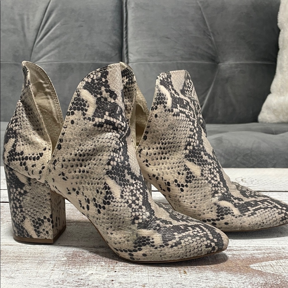 Stylish Snakeskin Pattern Ankle Booties